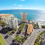 Lägenhetshotell Duas Torres 4*