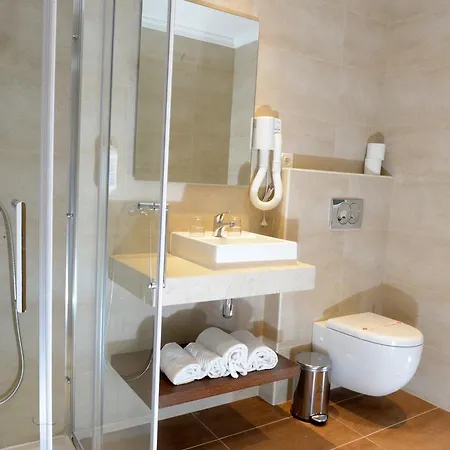 Duas Torres Aparthotel 4*