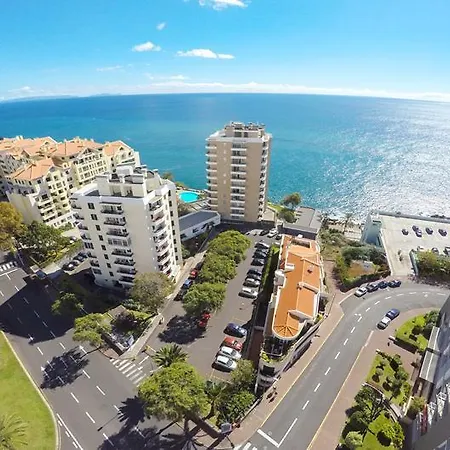 Aparthotel Duas Torres 4*