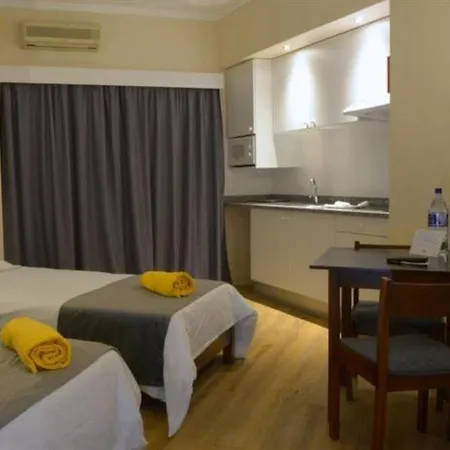 Aparthotel Duas Torres 4*