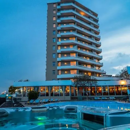 Duas Torres 4* Funchal (Madeira)