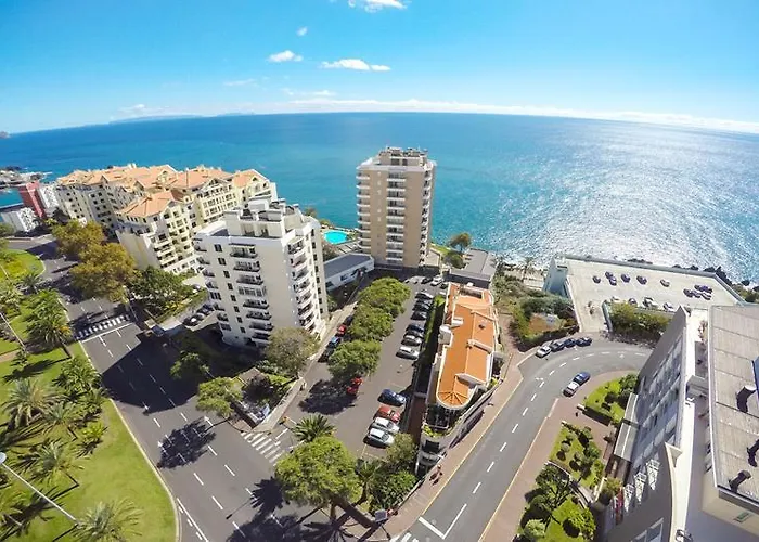 Aparthotel Duas Torres 4*