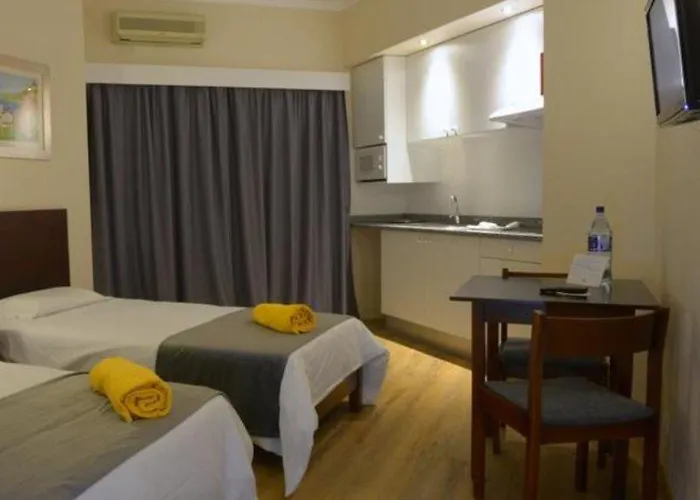 Aparthotel Duas Torres 4*