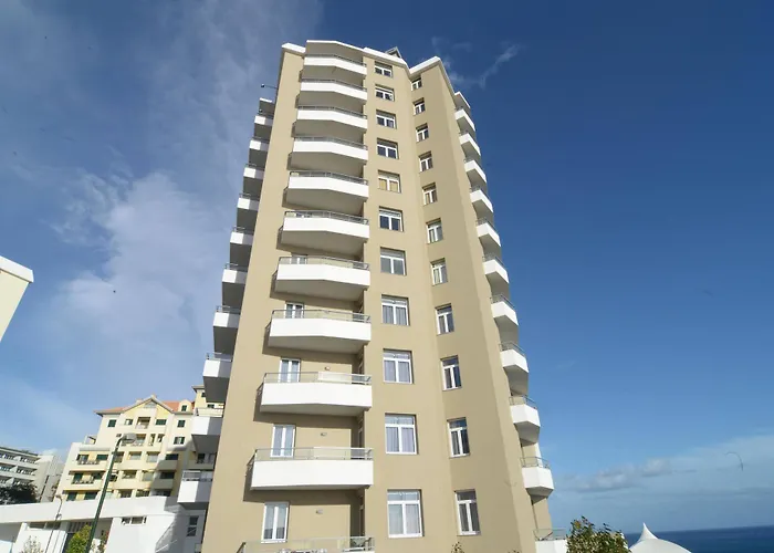 Aparthotel Duas Torres 4*