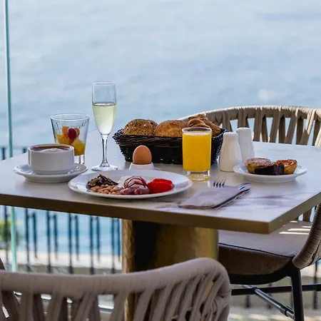 Duas Torres 4* Funchal (Madeira)