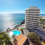 Ξενοδοχείο με διαμερίσματα Duas Torres 4*