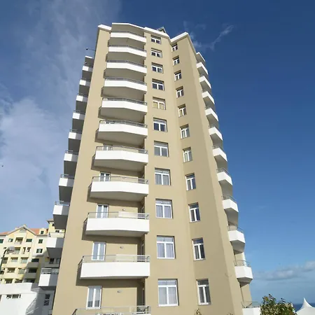 Ξενοδοχείο με διαμερίσματα Duas Torres 4*