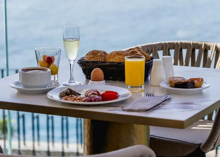 Duas Torres 4* Funchal (Madeira)