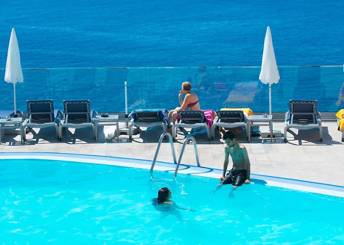 Aparthotel Duas Torres 4*