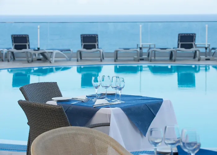 Duas Torres Фуншал